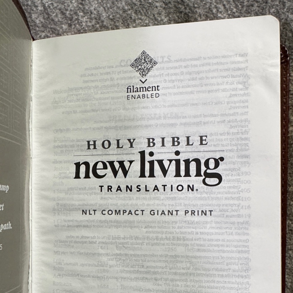 NLT Compact Giant Print Bible Leather Like Embossed Design - Picture 3 of 5